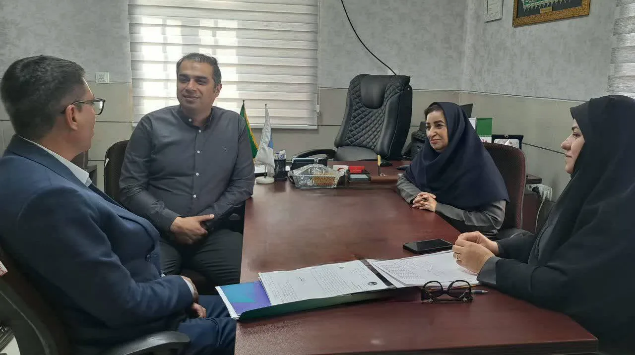 جلسه مشترک جمعیت هلال‌احمر و کمیته امداد فارس