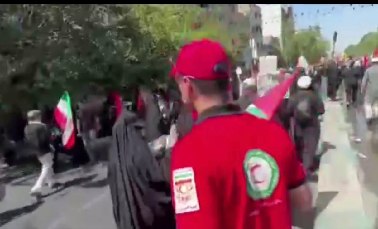 حضور امدادگران در مراسم تشییع رهبر شهید انقلاب