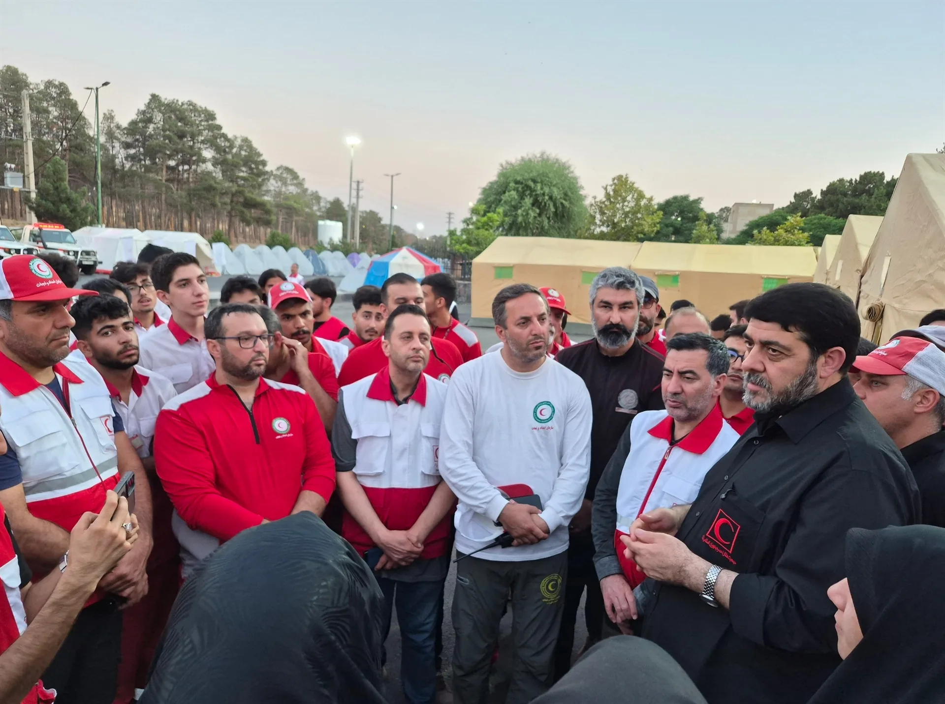 امدادگران در مراسم تشییع رهبر شهید